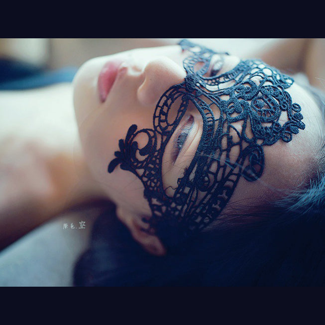 Romantic Black Lace Mask